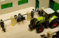 Kidsglobe Ligboxenstal Koeienstal 1 : 87 -Speel Actief Verkoop loopstal kidsglobe 610492 1 1