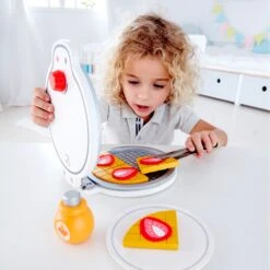 Mijn Eerste Wafelijzer – Hape My First Wafflemaker 12 Mijn Eerste Wafelijzer – Hape My First Wafflemaker -Speel Actief Verkoop wafelijzer hape e3149 my first wafflemaker 3